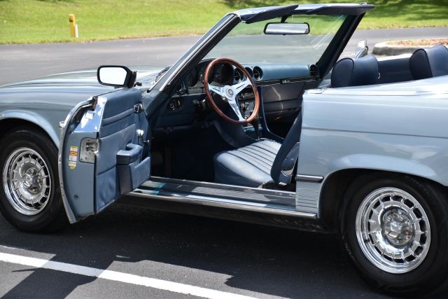 Mercedes-Benz-300-Series-1972-Convertible-12