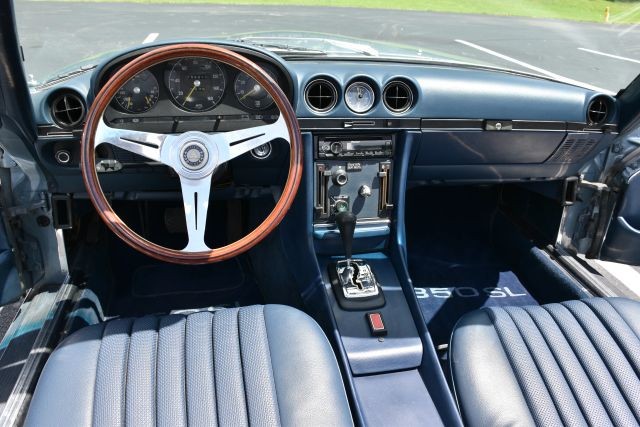 Mercedes-Benz-300-Series-1972-Convertible-13