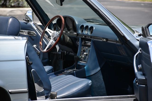 Mercedes-Benz-300-Series-1972-Convertible-15