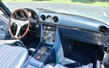Mercedes-Benz-300-Series-1972-Convertible-16