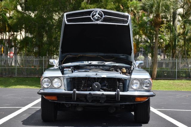Mercedes-Benz-300-Series-1972-Convertible-17