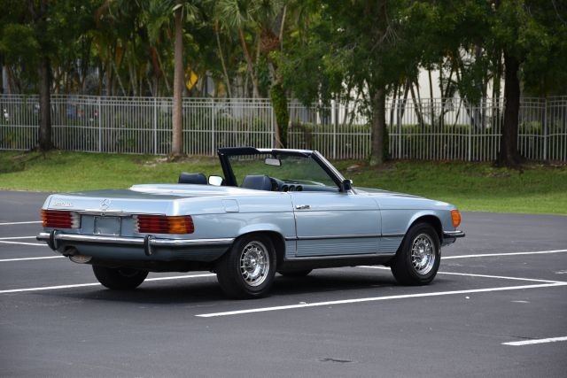 Mercedes-Benz-300-Series-1972-Convertible-2