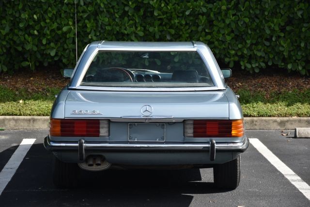 Mercedes-Benz-300-Series-1972-Convertible-27