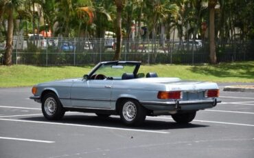 Mercedes-Benz-300-Series-1972-Convertible-3