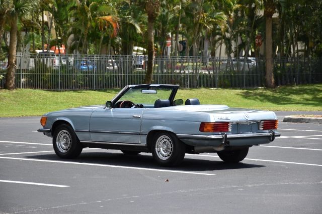 Mercedes-Benz-300-Series-1972-Convertible-3