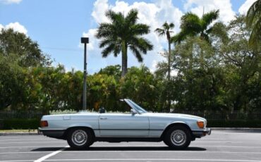 Mercedes-Benz-300-Series-1972-Convertible-4