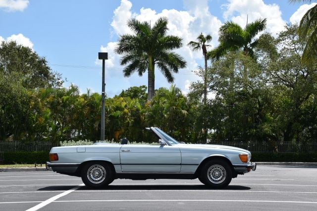 Mercedes-Benz-300-Series-1972-Convertible-4