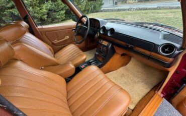 Mercedes-Benz-300-Series-1977-Sedan-12