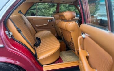 Mercedes-Benz-300-Series-1977-Sedan-14