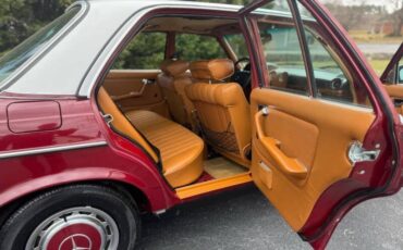 Mercedes-Benz-300-Series-1977-Sedan-15