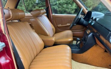 Mercedes-Benz-300-Series-1977-Sedan-8