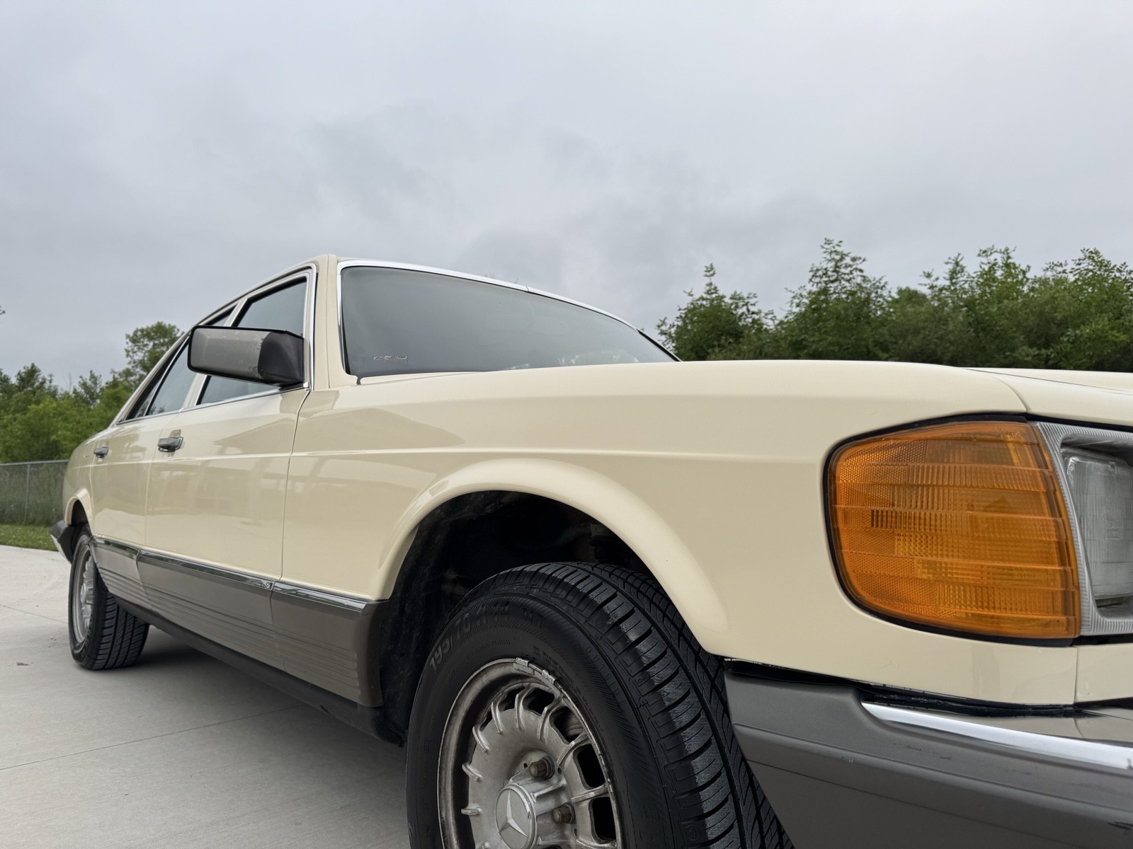 Mercedes-Benz-300-Series-1982-6