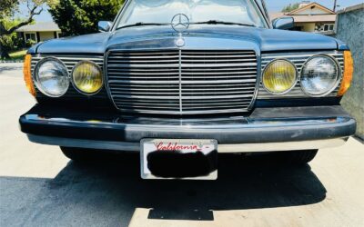 Mercedes-Benz 300-Series 1984 Sedan