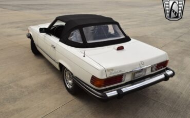 Mercedes-Benz-300-Series-1984-convertible-6