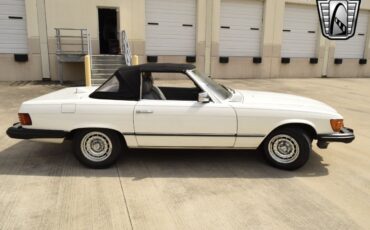 Mercedes-Benz-300-Series-1984-convertible-8