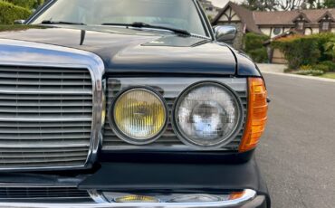 Mercedes-Benz-300-Series-1985-Coupe-12