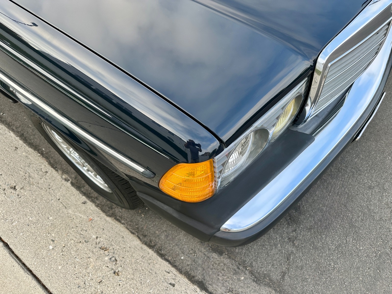 Mercedes-Benz-300-Series-1985-Coupe-16