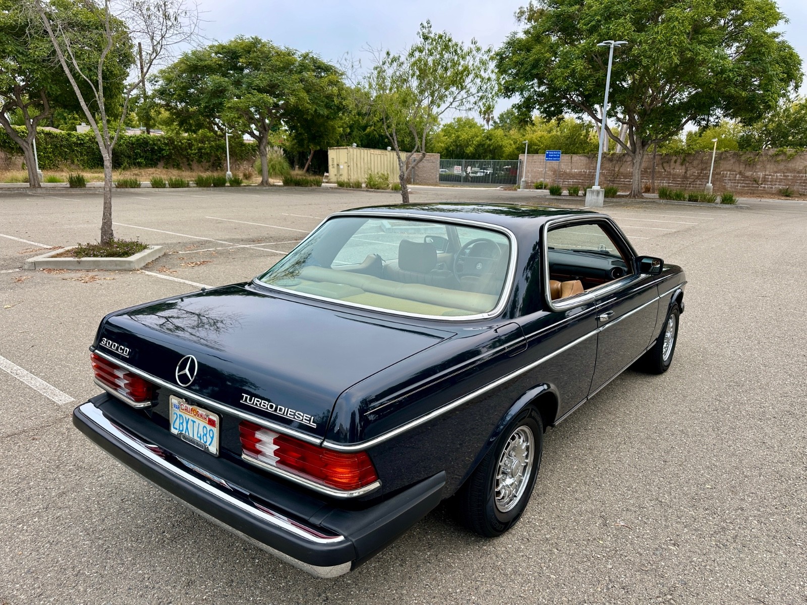 Mercedes-Benz-300-Series-1985-Coupe-22