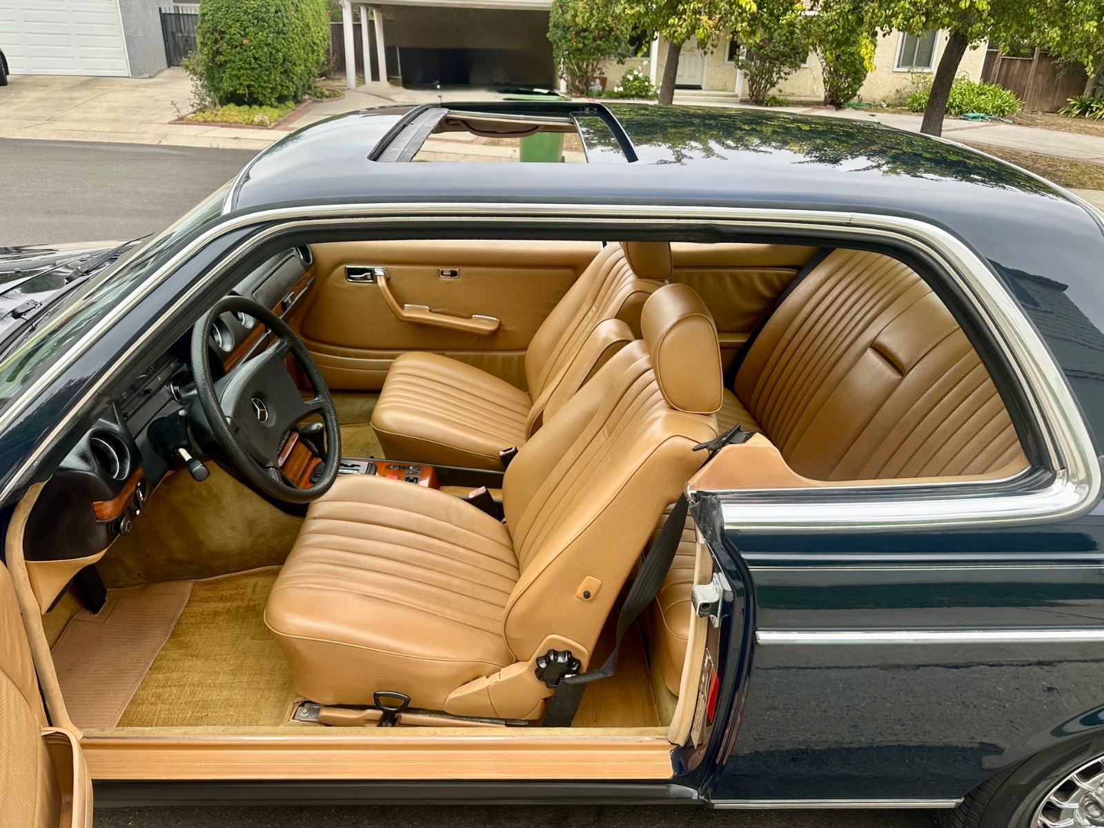 Mercedes-Benz-300-Series-1985-Coupe-34