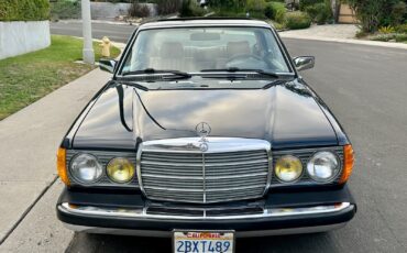Mercedes-Benz-300-Series-1985-Coupe-4