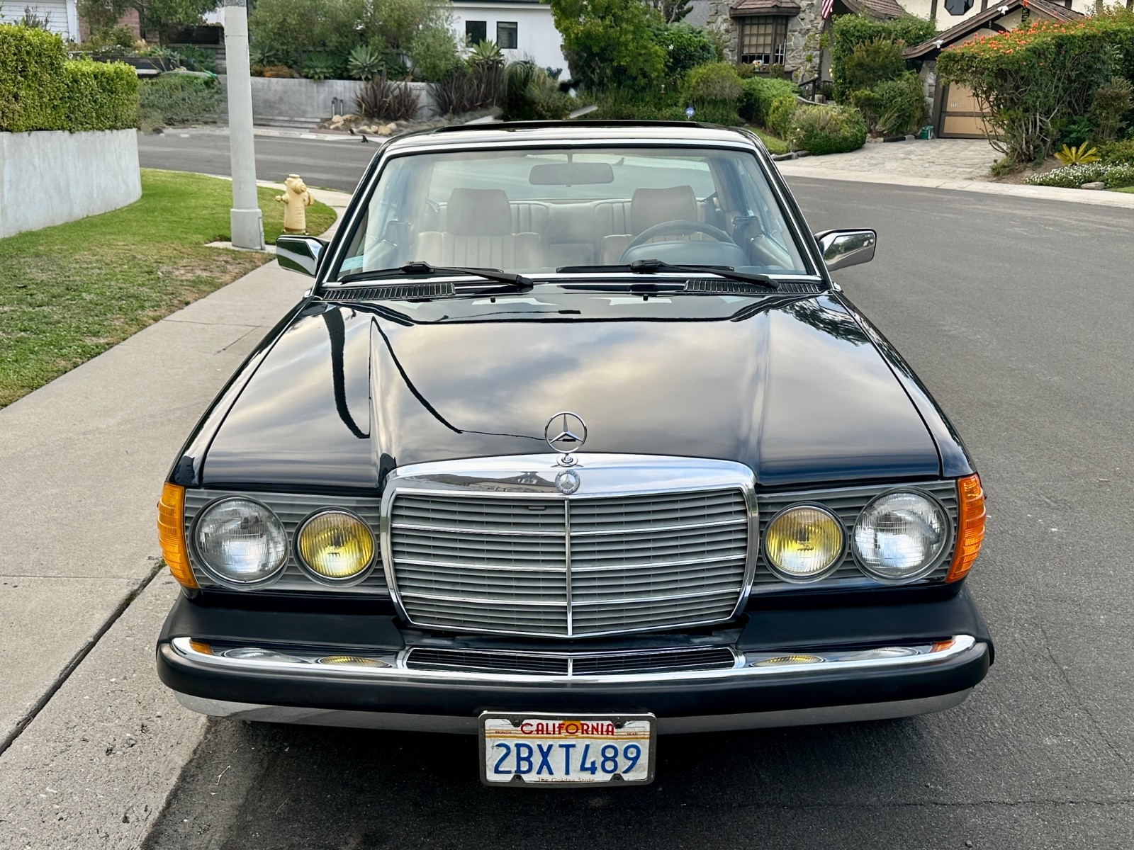 Mercedes-Benz-300-Series-1985-Coupe-4