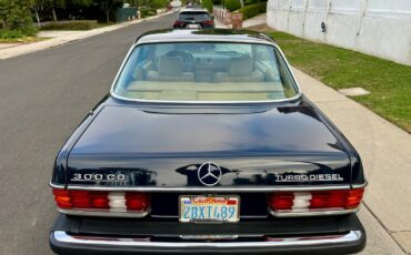 Mercedes-Benz-300-Series-1985-Coupe-5