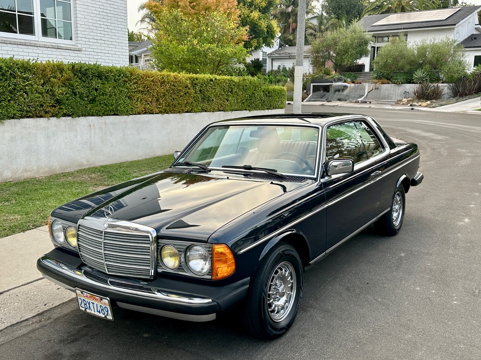 Mercedes-Benz-300-Series-1985-Coupe