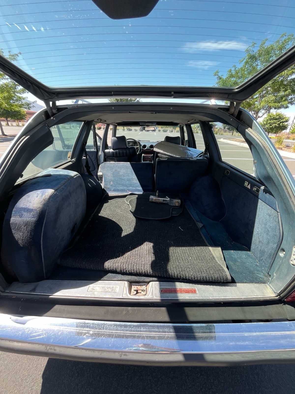 Mercedes-Benz-300-Series-1985-Wagon-12