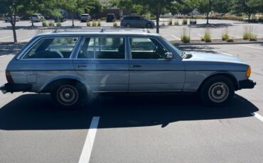 Mercedes-Benz-300-Series-1985-Wagon-6