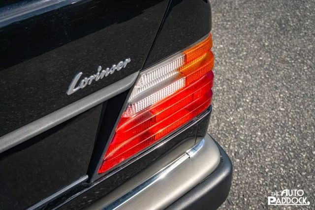 Mercedes-Benz-300-Series-1990-Sedan-11