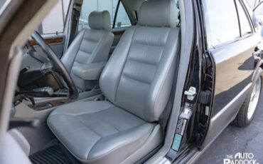 Mercedes-Benz-300-Series-1990-Sedan-17