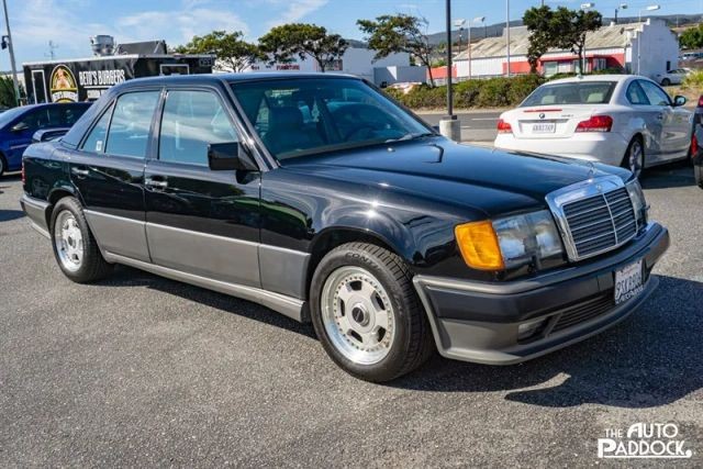 Mercedes-Benz-300-Series-1990-Sedan-2