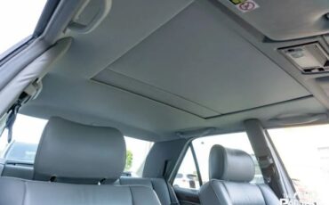 Mercedes-Benz-300-Series-1990-Sedan-21