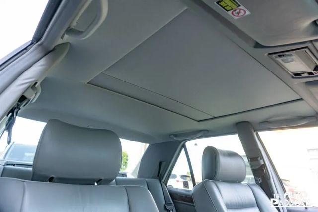 Mercedes-Benz-300-Series-1990-Sedan-21