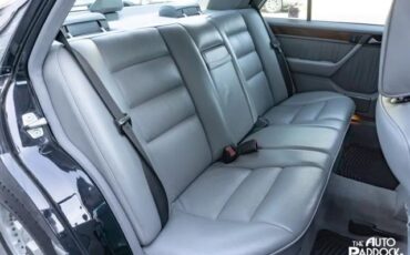 Mercedes-Benz-300-Series-1990-Sedan-23