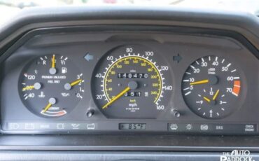 Mercedes-Benz-300-Series-1990-Sedan-24