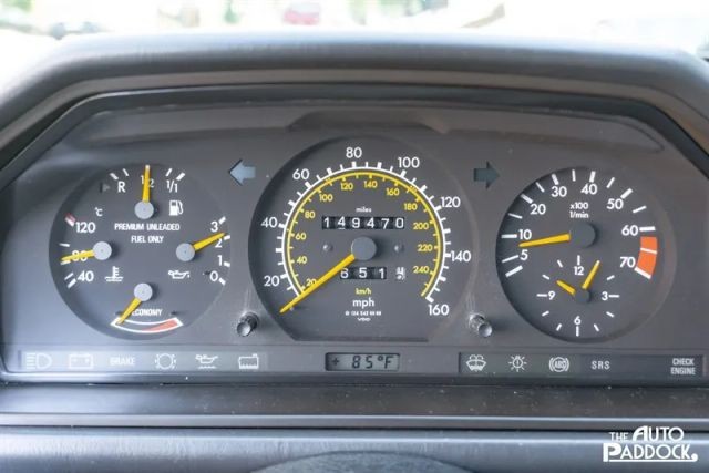 Mercedes-Benz-300-Series-1990-Sedan-24