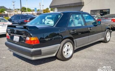 Mercedes-Benz-300-Series-1990-Sedan-4