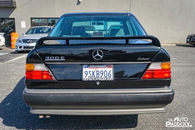 Mercedes-Benz-300-Series-1990-Sedan-5