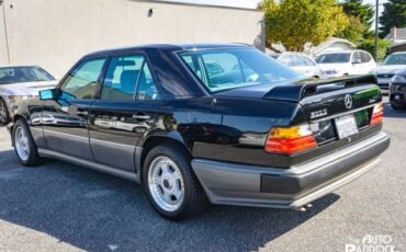 Mercedes-Benz-300-Series-1990-Sedan-6