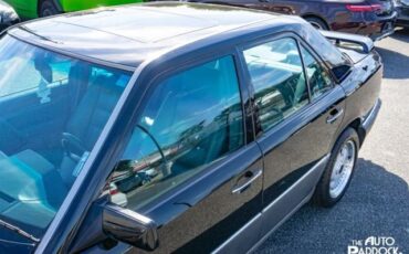 Mercedes-Benz-300-Series-1990-Sedan-9