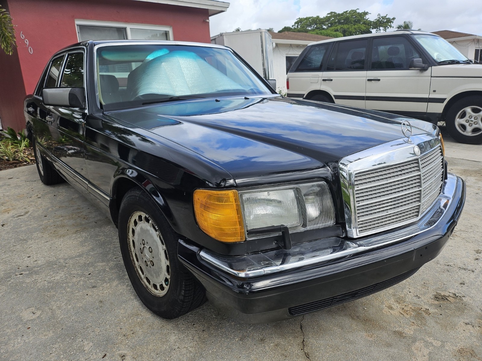 Mercedes-Benz-300-Series-1991-4
