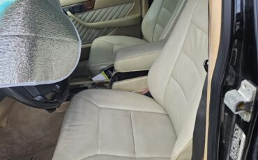 Mercedes-Benz-300-Series-1991-9