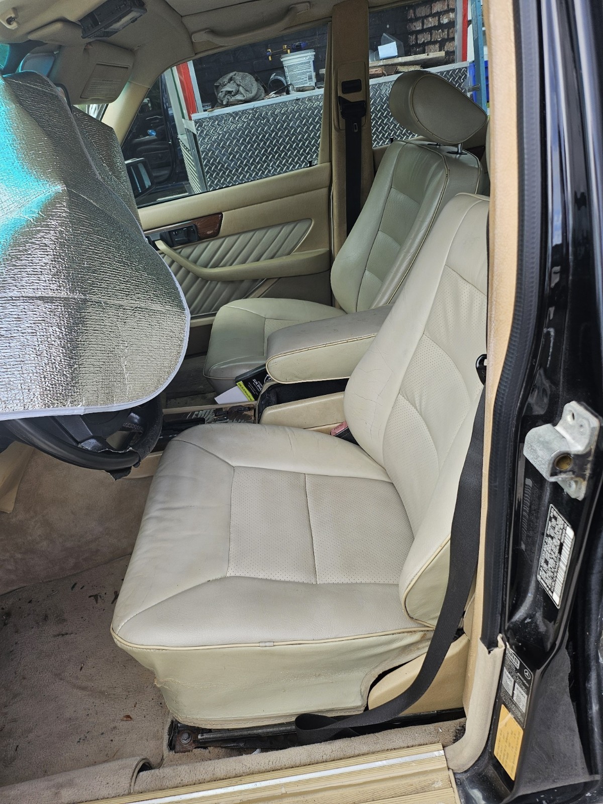 Mercedes-Benz-300-Series-1991-9