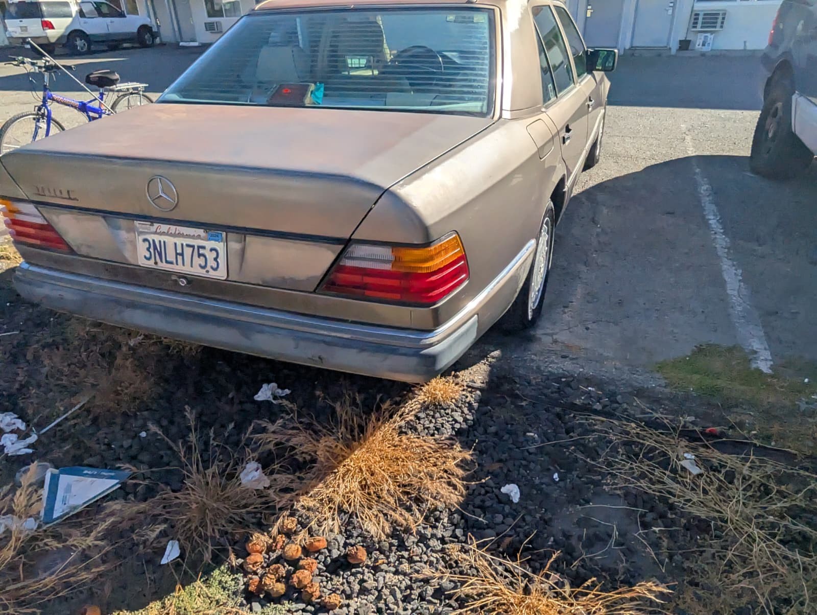 Mercedes-Benz-300-Series-1991-Sedan-1