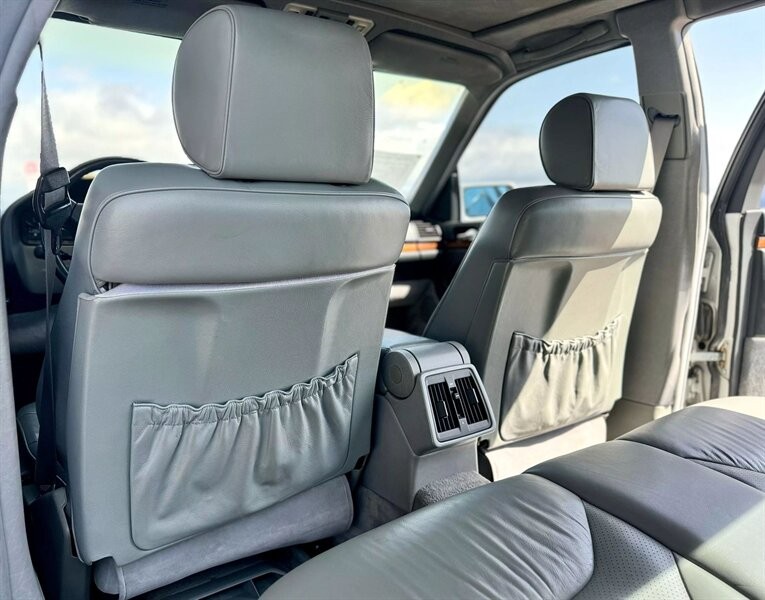 Mercedes-Benz-300-Series-1992-4