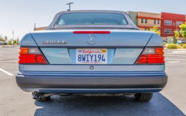 Mercedes-Benz-300CE-1993-Convertible-12