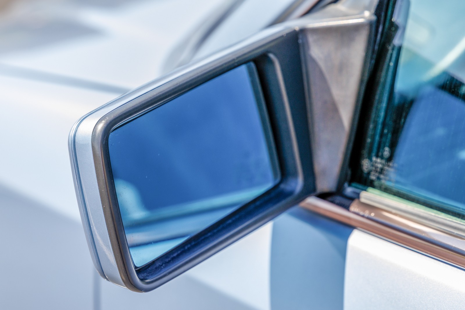 Mercedes-Benz-300CE-1993-Convertible-13