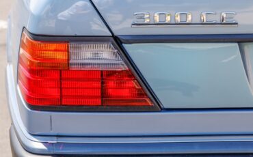 Mercedes-Benz-300CE-1993-Convertible-21