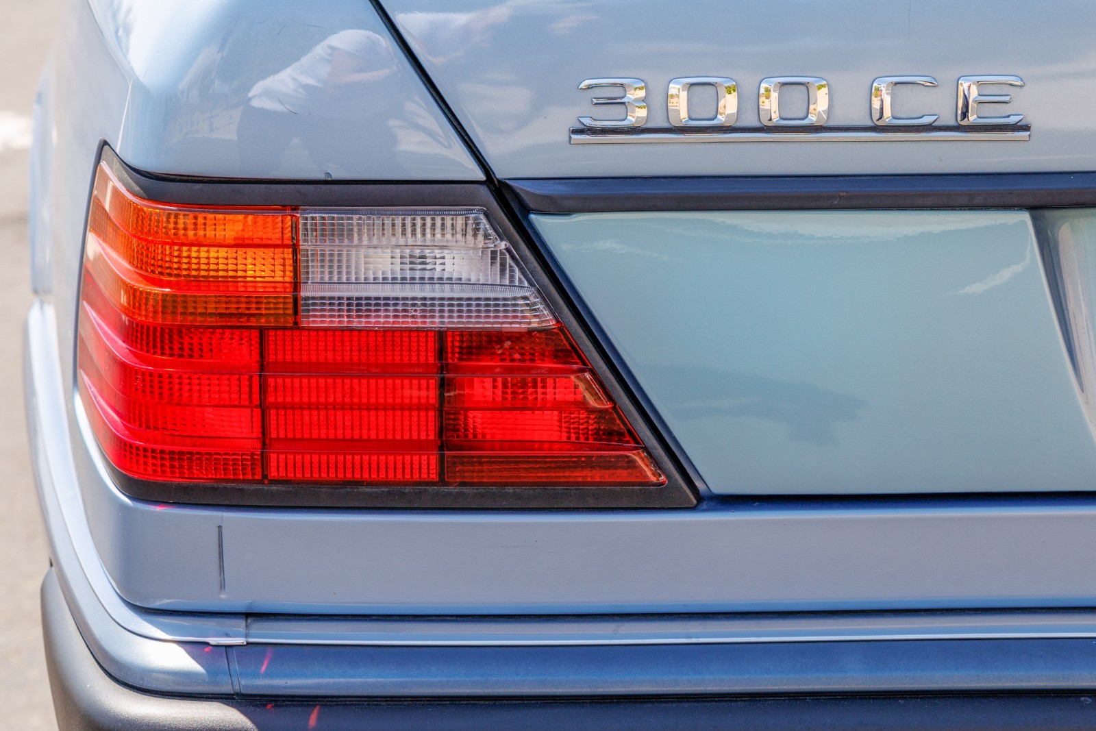 Mercedes-Benz-300CE-1993-Convertible-21